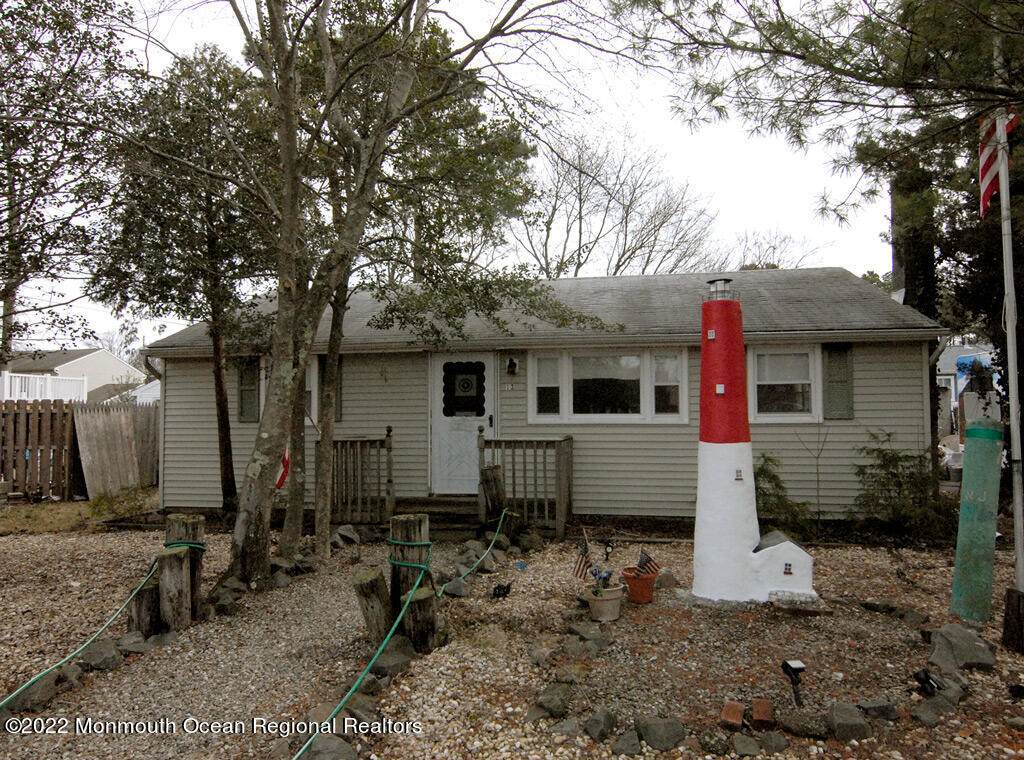 13 Hollycrest Drive - Photo 1