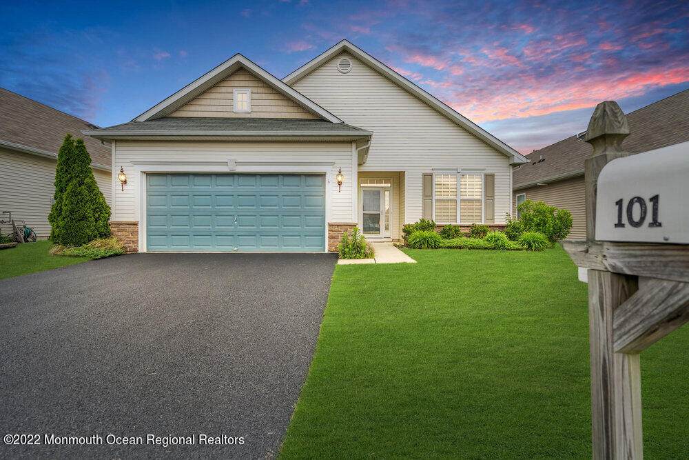 101 Eagle Ridge Circle - Photo 1