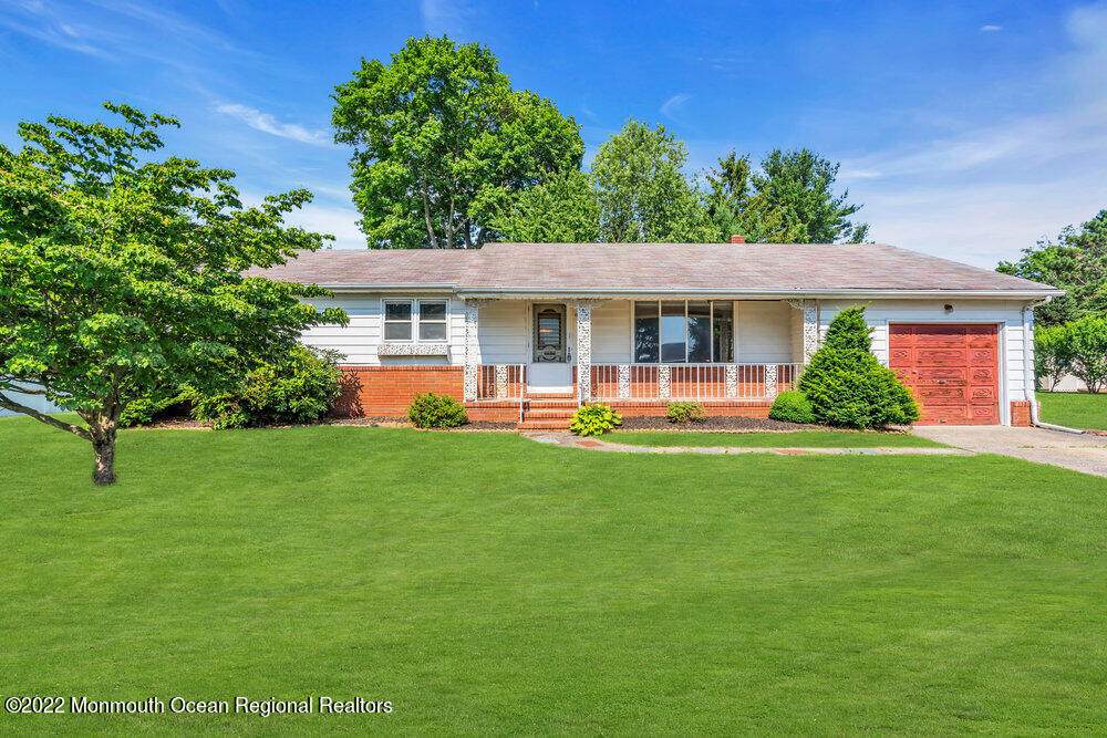 18 10th Avenue - Photo 1