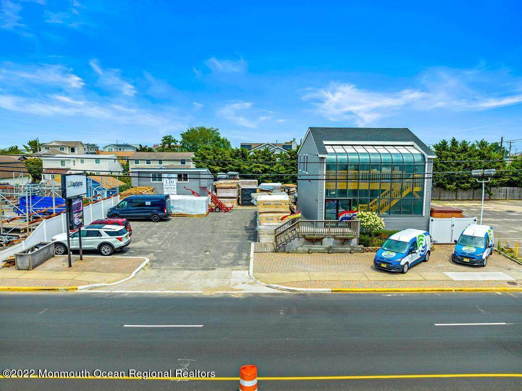 319 8th Street - Photo 1