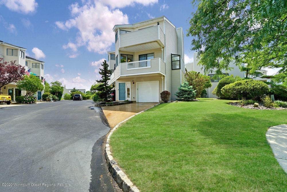 2 Newport Court - Photo 1
