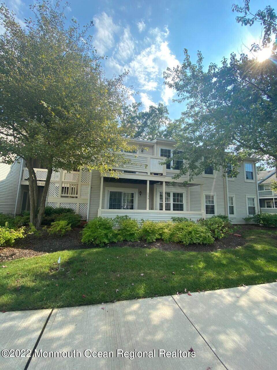 567 Applewood Court - Photo 1