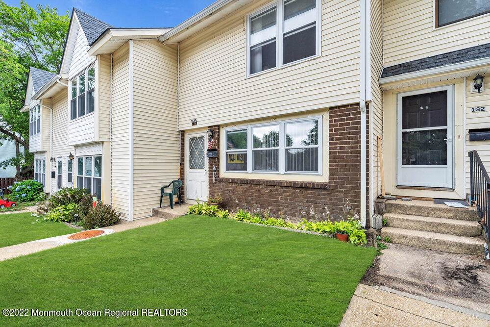 132 Williamsburg Lane - Photo 1