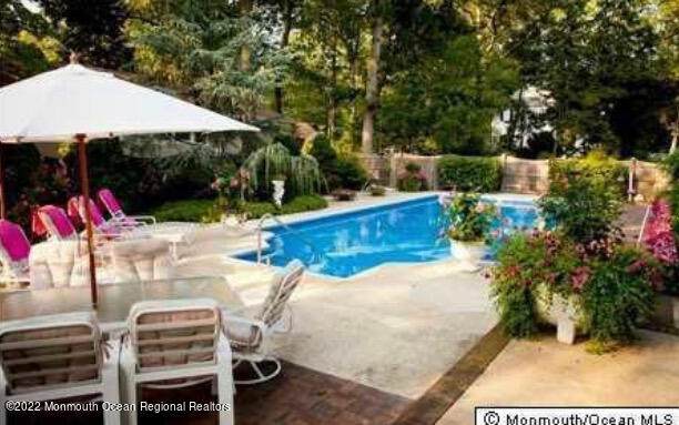 212 Pinecrest Road - Photo 1
