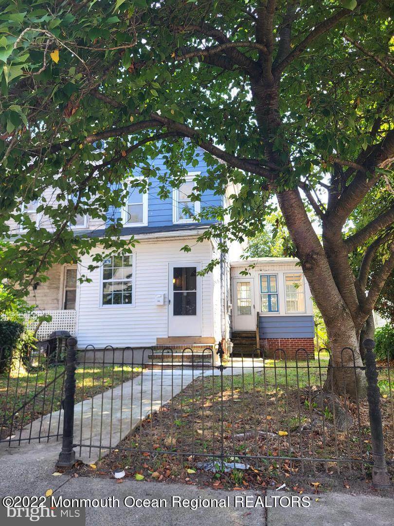 108 8th Street - Photo 1