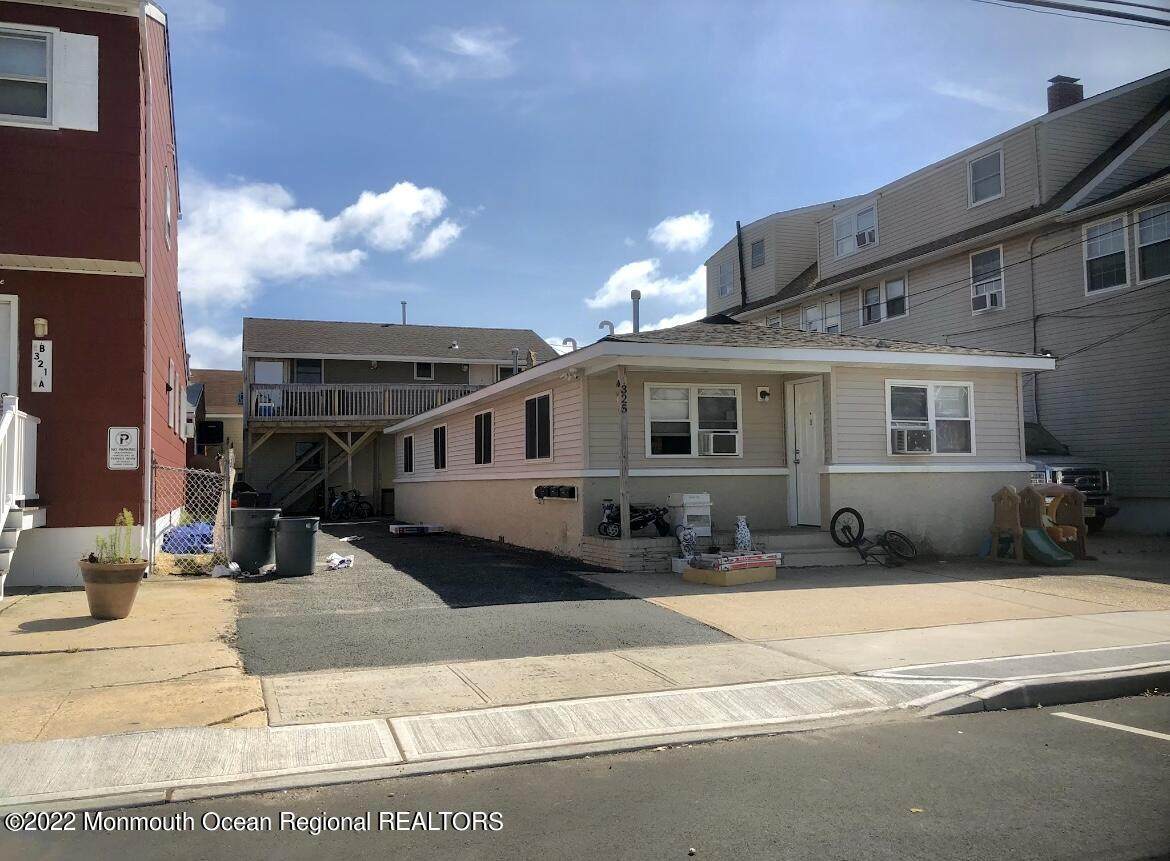 325 Blaine Avenue - Photo 1