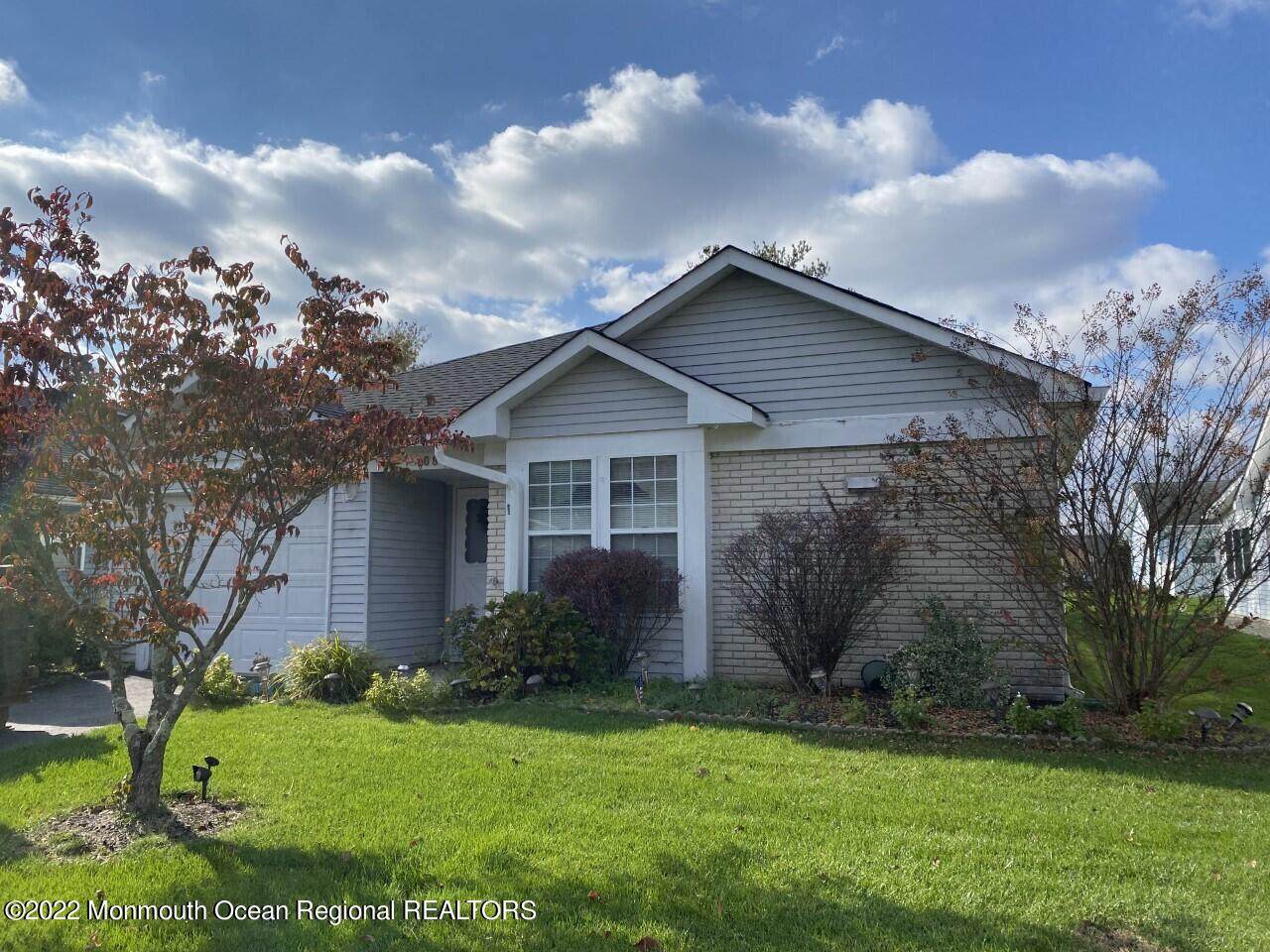 108 Mansfield Drive - Photo 1