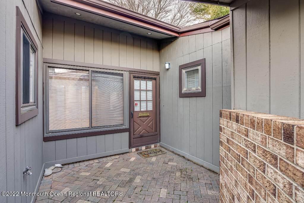 31 Eastport Court - Photo 1