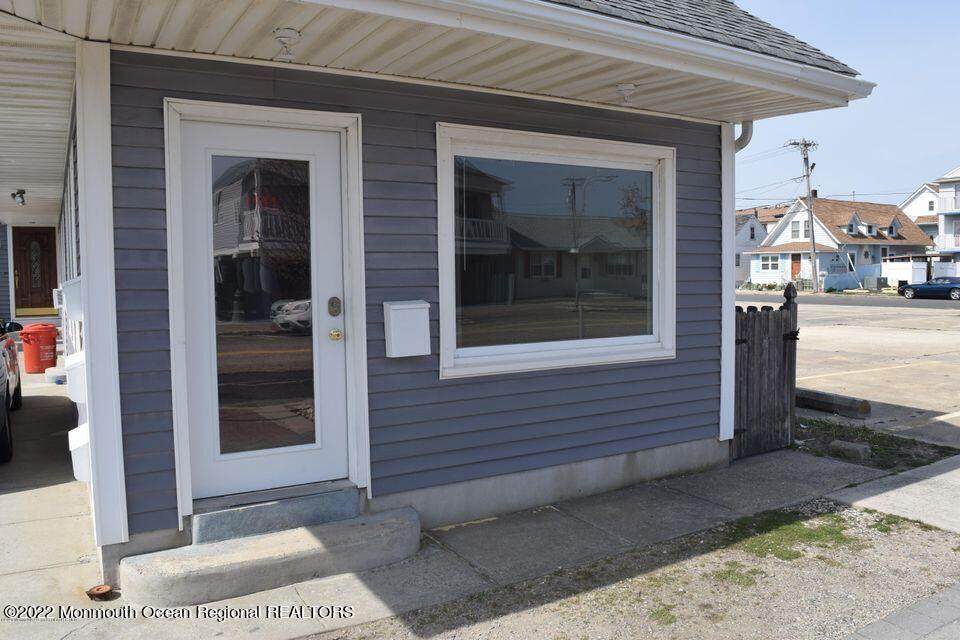 1111 Boulevard - Photo 1