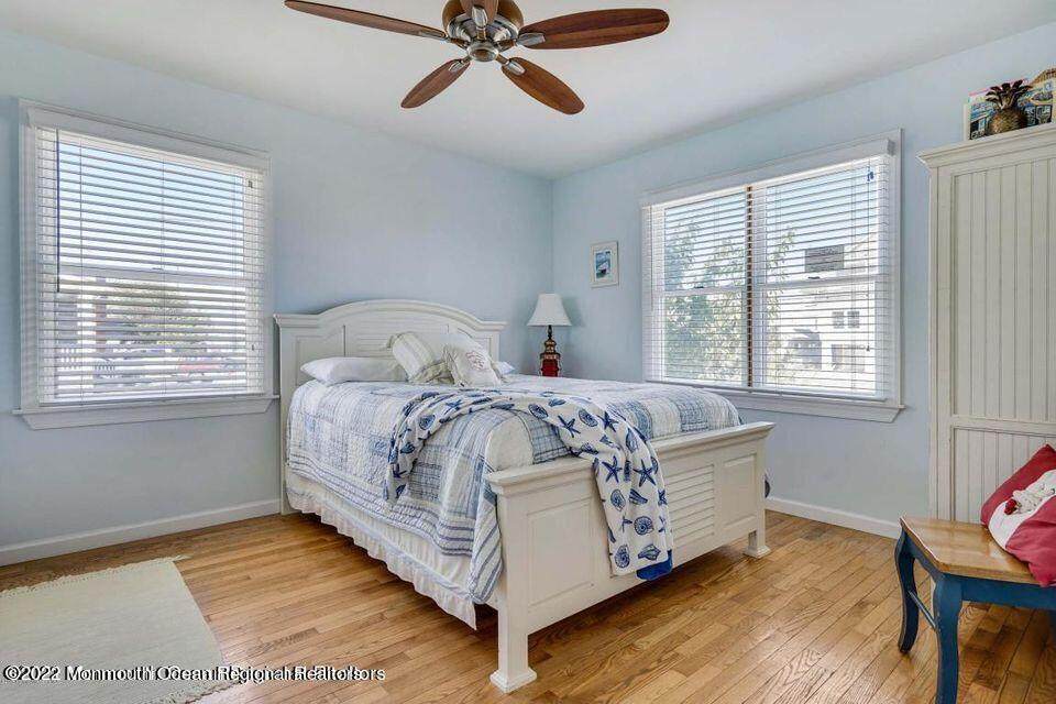 https://bt-photos.global.ssl.fastly.net/monmouth/orig_boomver_1_22402427-2.jpg