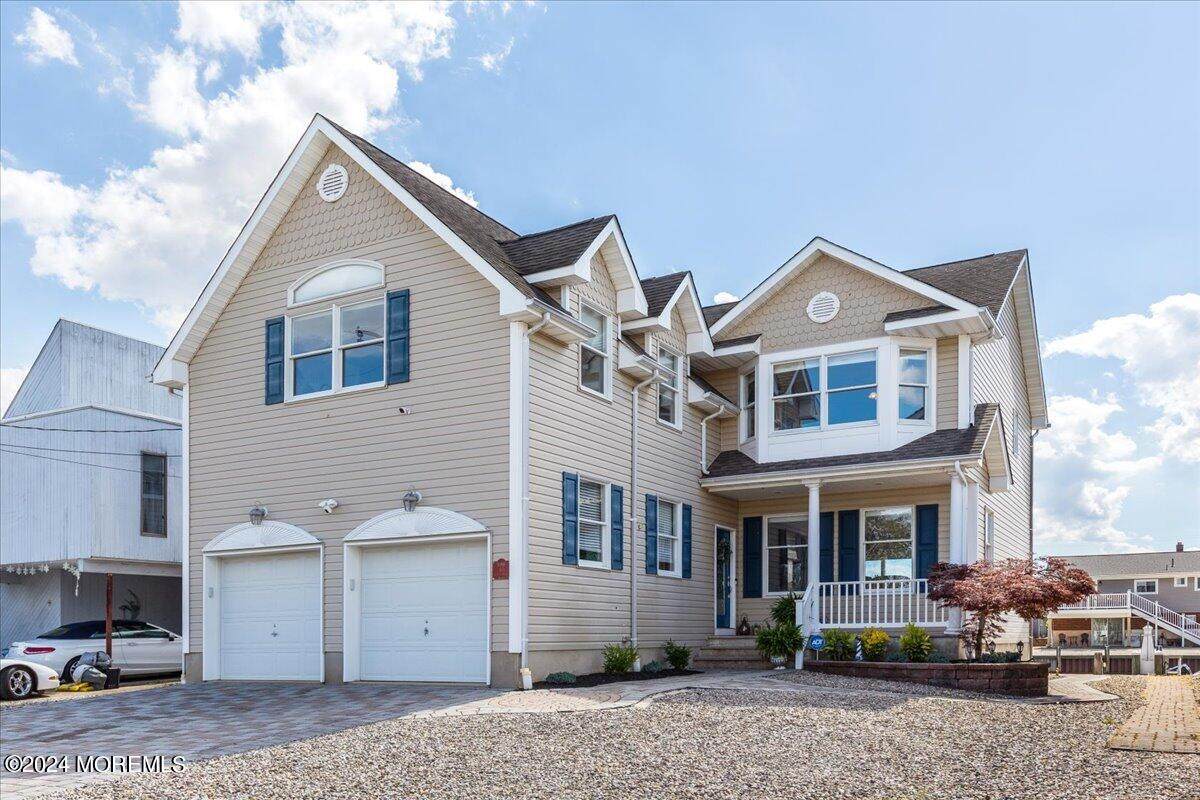 168 Royal Drive - Photo 1