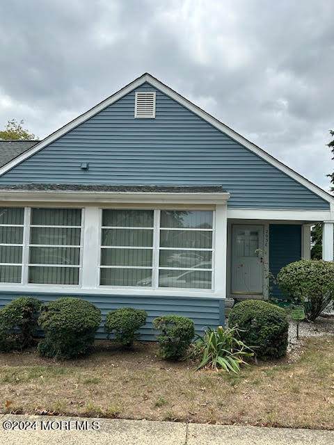 203 Rossmoor Drive - Photo 1