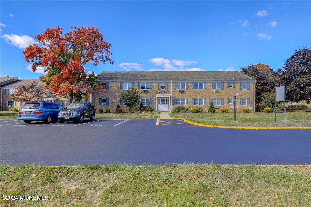 75 Stonehurst Boulevard - Photo 1