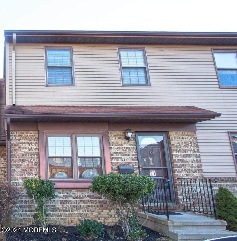 21 Village Green Court - Photo 1