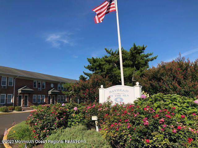 310 Maryland Avenue - Photo 1