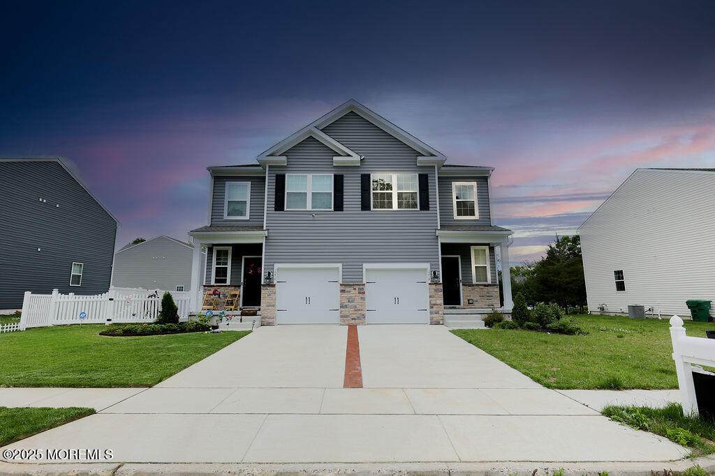 1214 Peterson Way - Photo 1