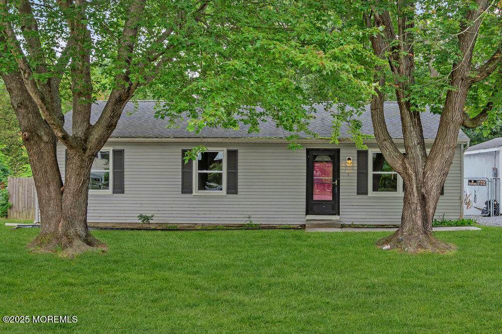 420 Doe Place - Photo 1