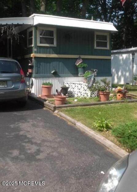 10 Nicholas Boulevard - Photo 1