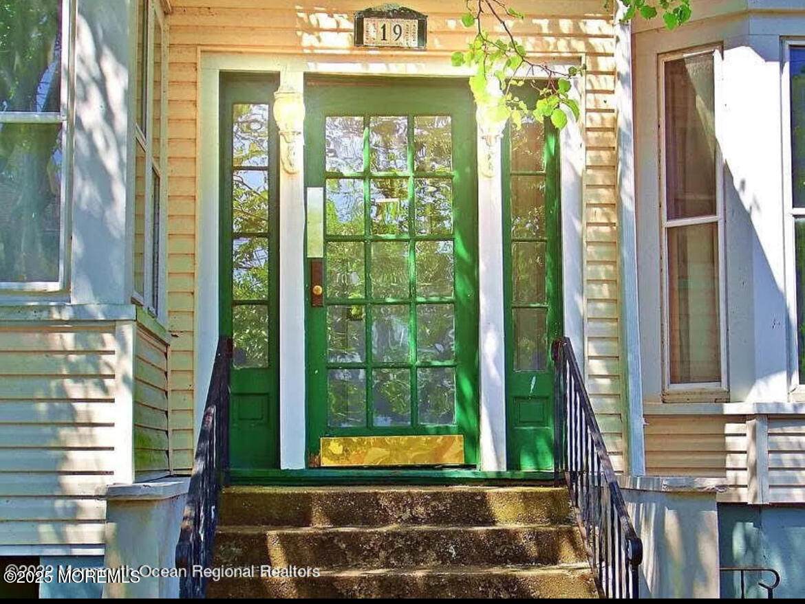 19 Rector Place - Photo 1