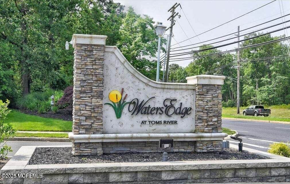2415 Waters Edge Drive - Photo 1