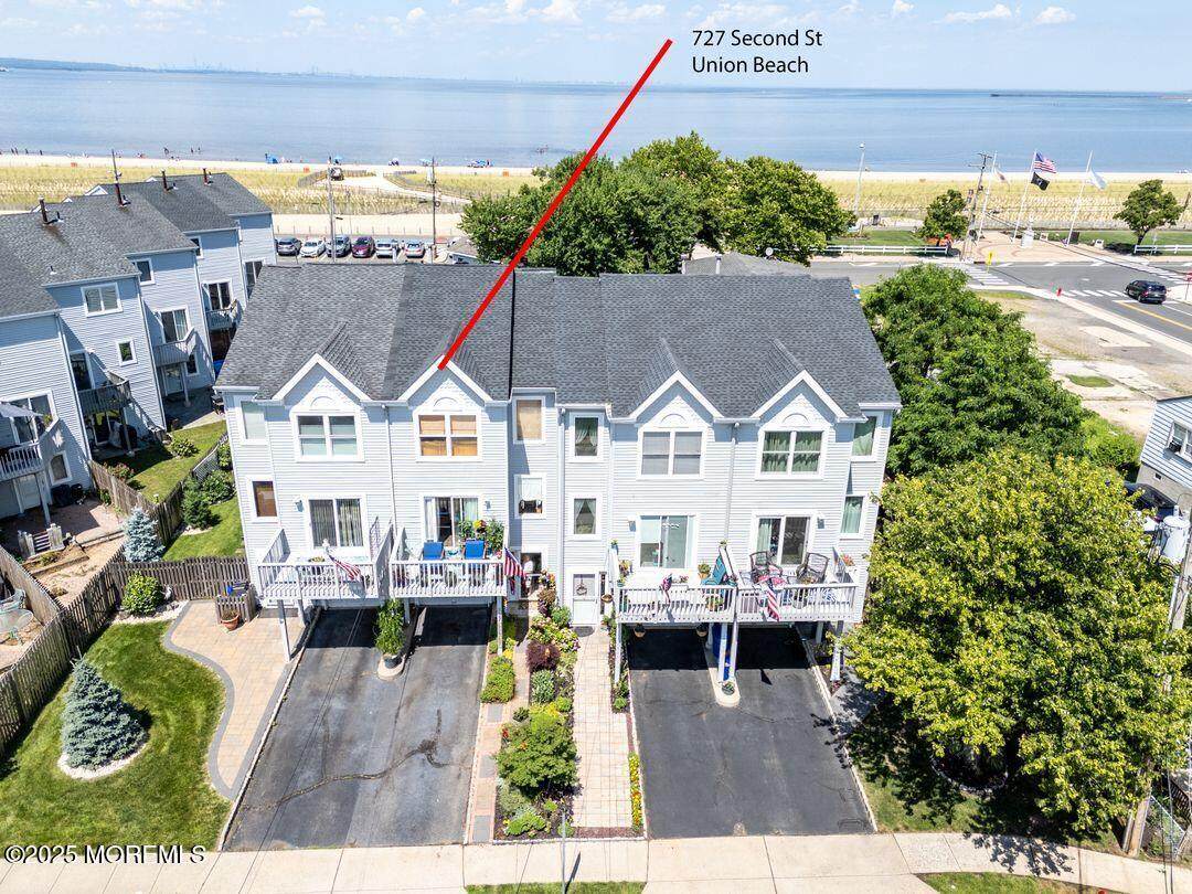 727 2nd Street - Photo 1