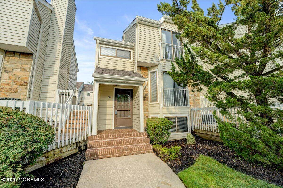 580 Patten Avenue - Photo 1