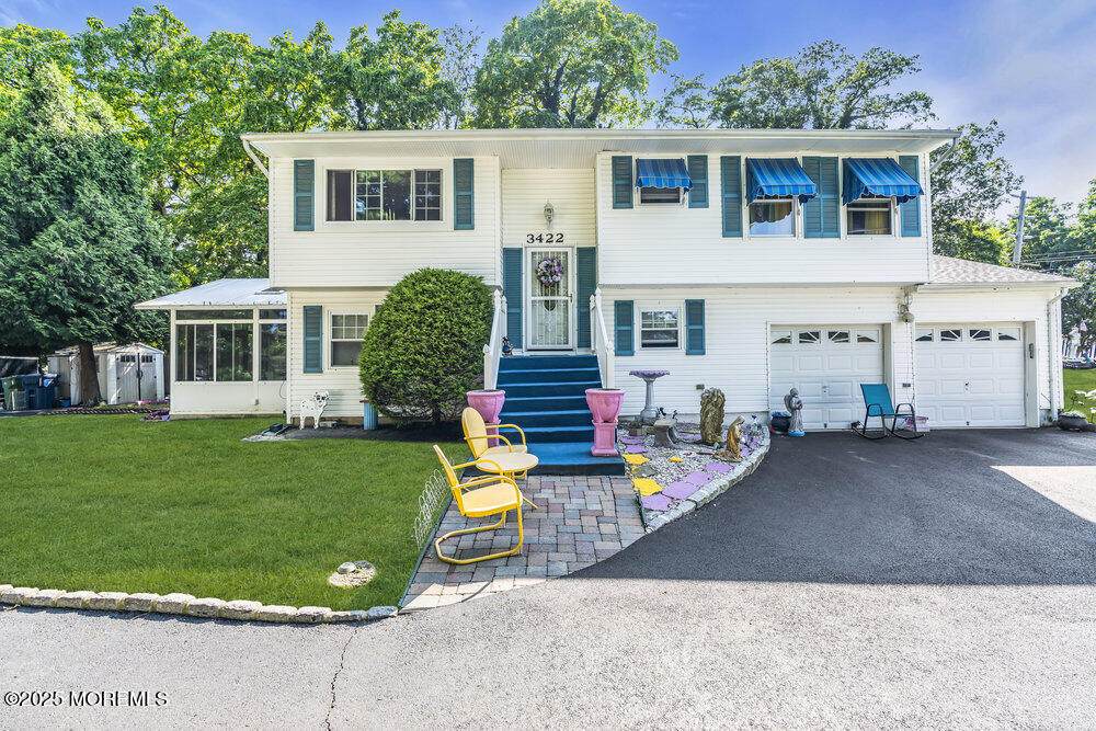 3422 Bangs Avenue - Photo 1