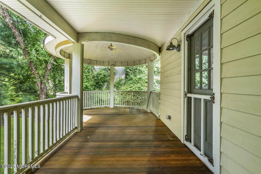 4 Oneida Avenue - Photo 1