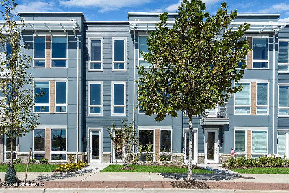 201 Sunset Avenue - Photo 1