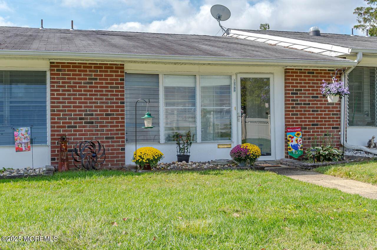 1278B Argyll Circle - Photo 1