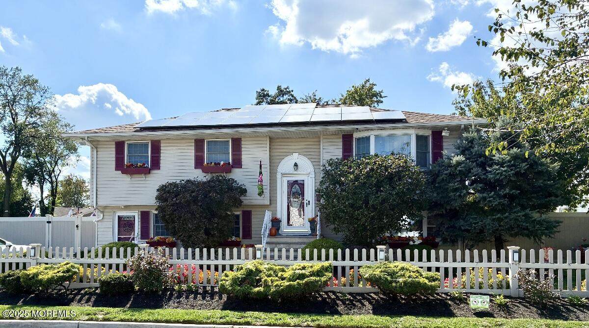 902 10th Street - Photo 1