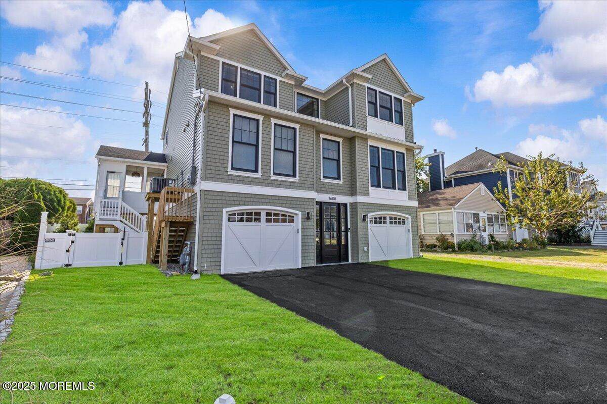 1608 East Street - Photo 1