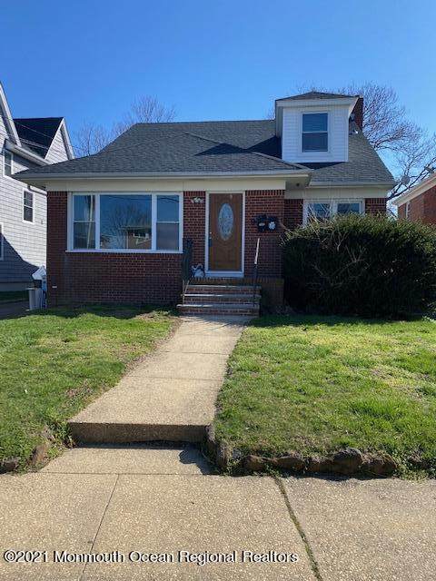 9 Howland Avenue - Photo 1