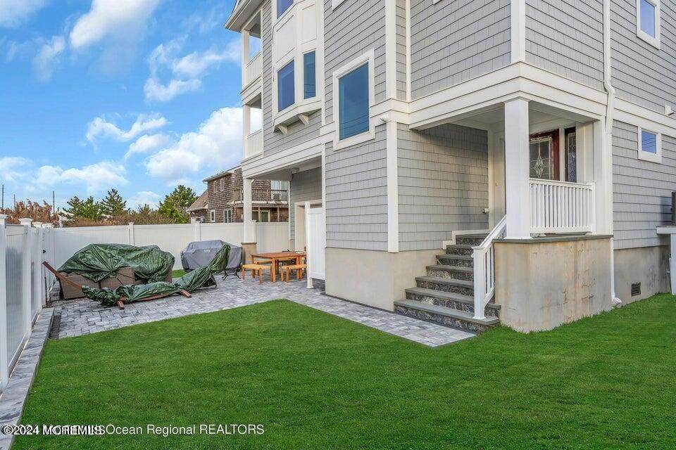 https://bt-photos.global.ssl.fastly.net/monmouth/orig_boomver_1_22531862-2.jpg