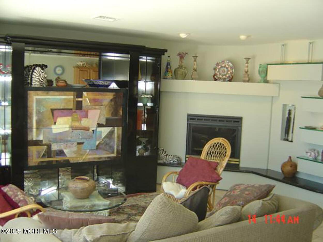 https://bt-photos.global.ssl.fastly.net/monmouth/orig_boomver_1_22531913-2.jpg