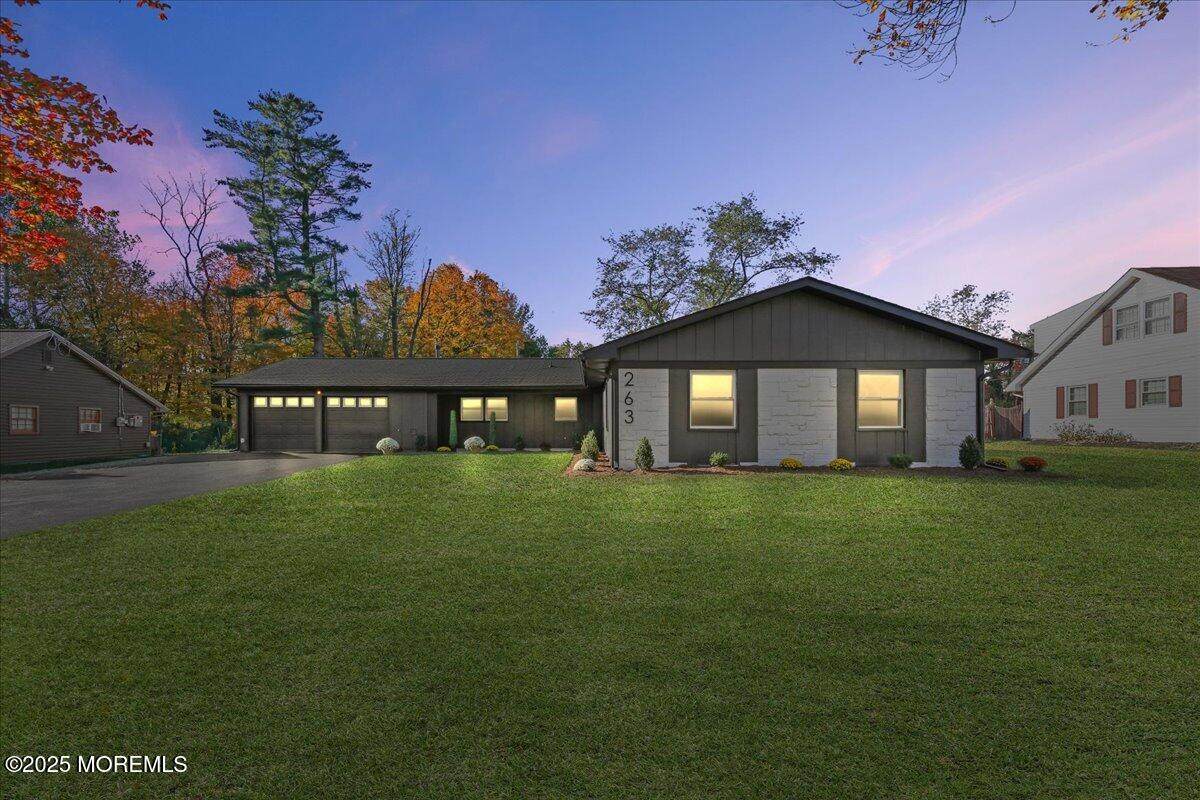 263 Tiffany Lane - Photo 1