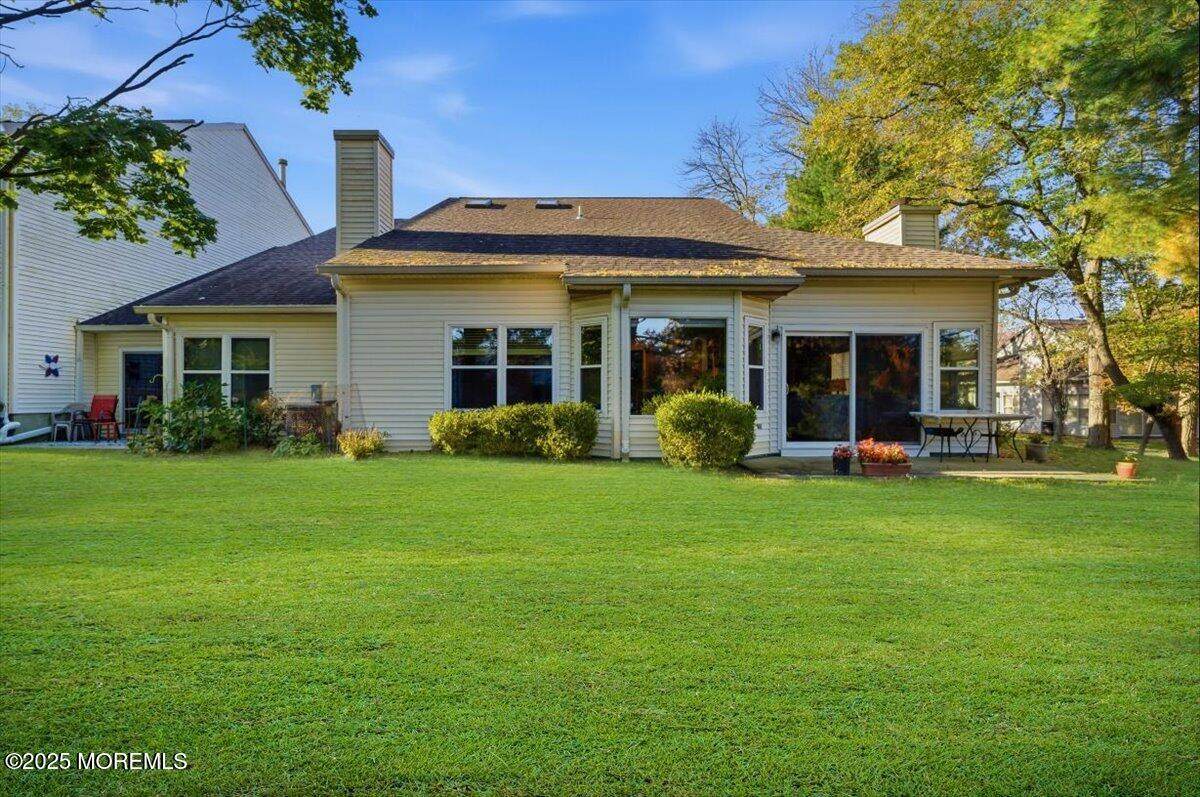 351 Sunshine Court - Photo 1