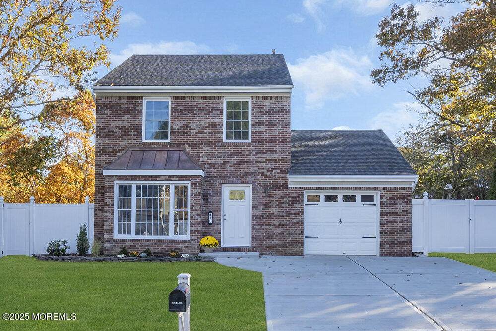 10 Buxton Court - Photo 1