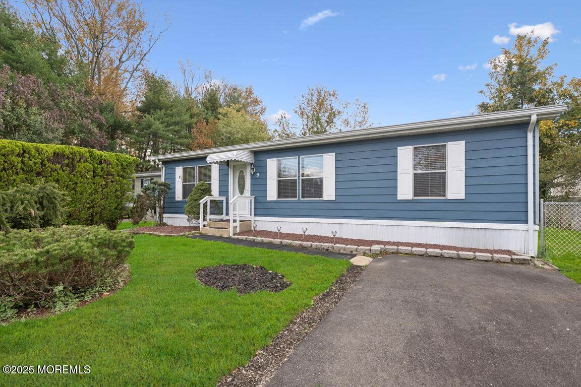 5 Fallow Drive - Photo 1