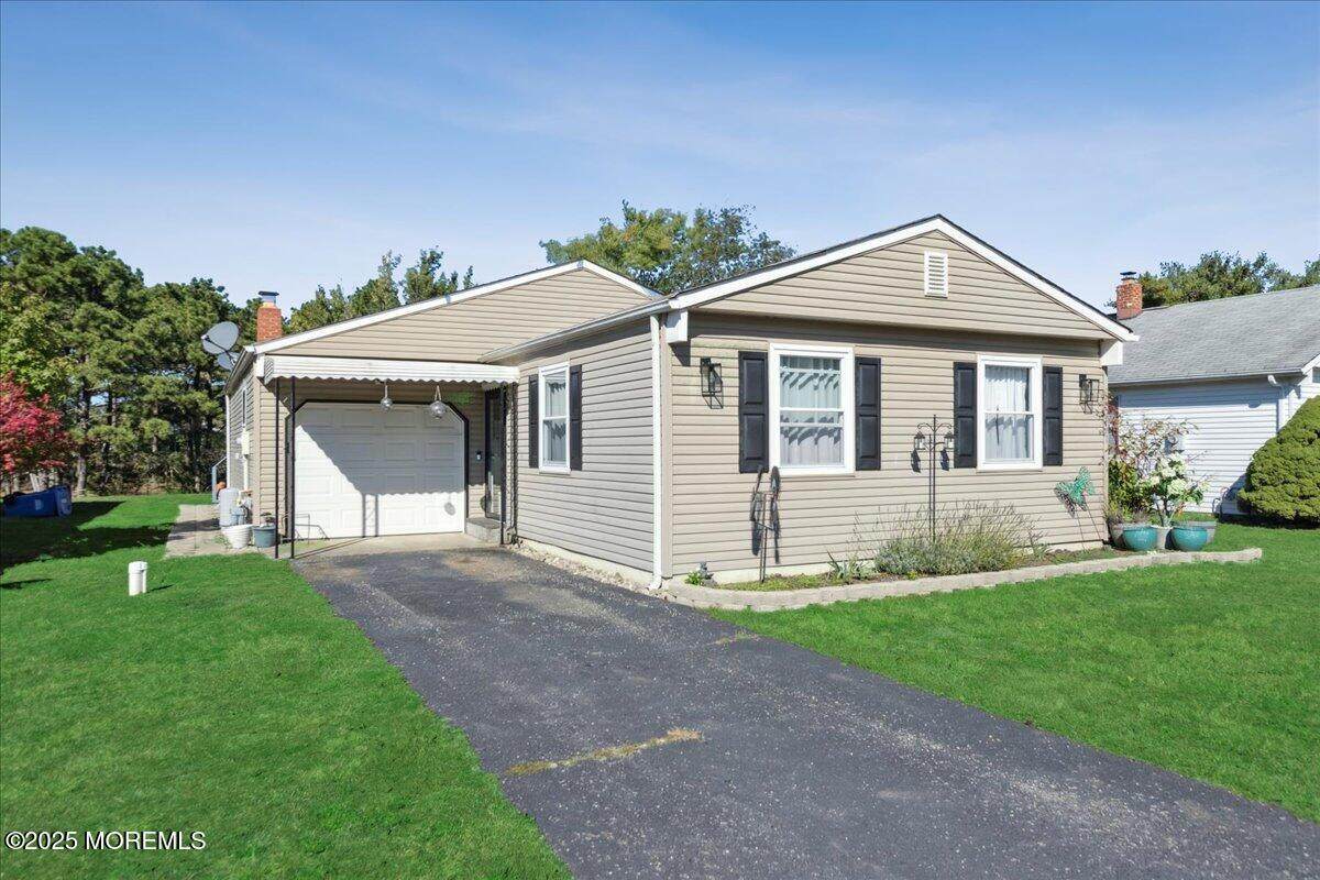 57 Selkirk Avenue - Photo 1