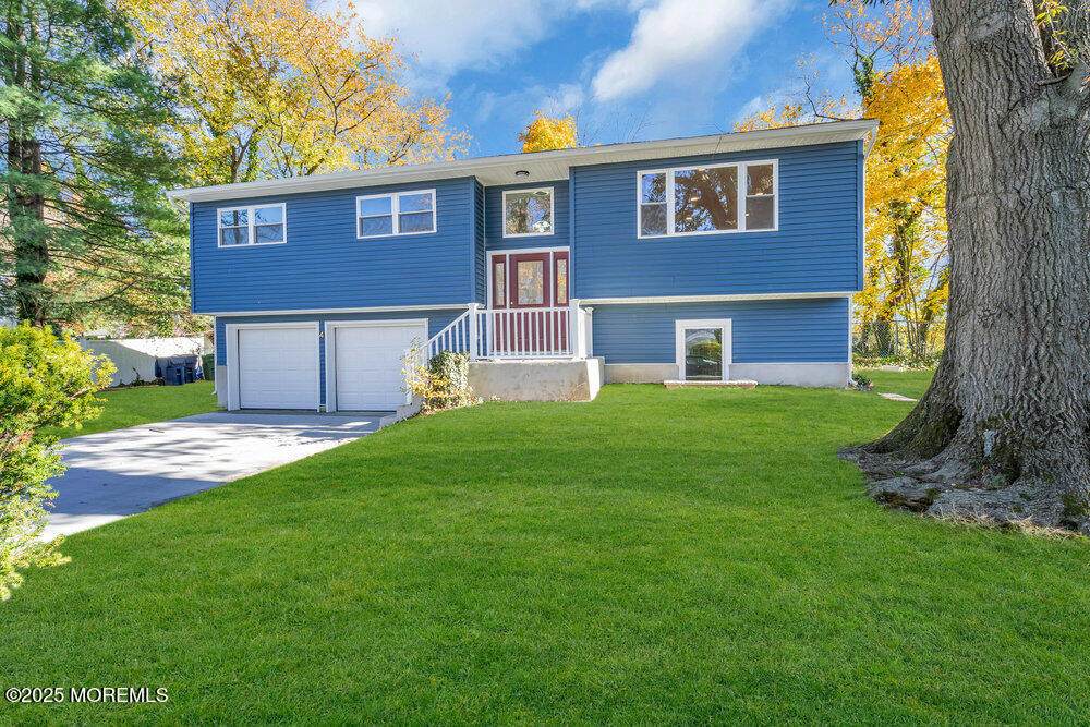 4 White Drive - Photo 1