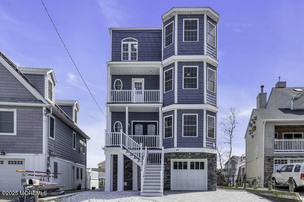 141 Vanard Drive - Photo 1