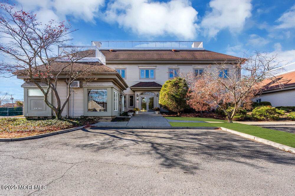 1 Dag Hammarskjold Boulevard - Photo 1