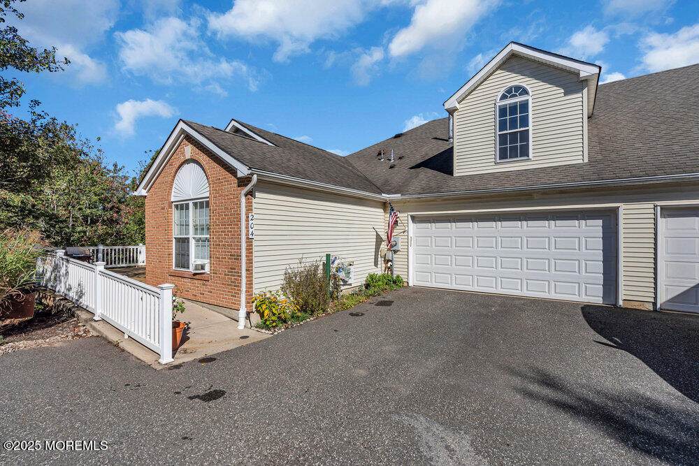 204 Merry Lane - Photo 1