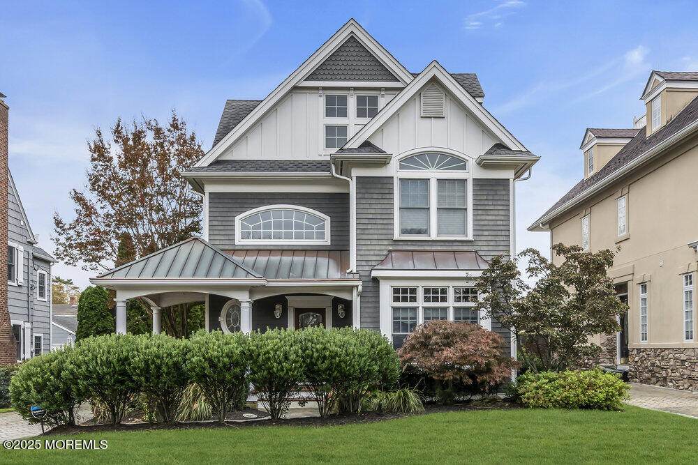 412 Chicago Boulevard - Photo 1