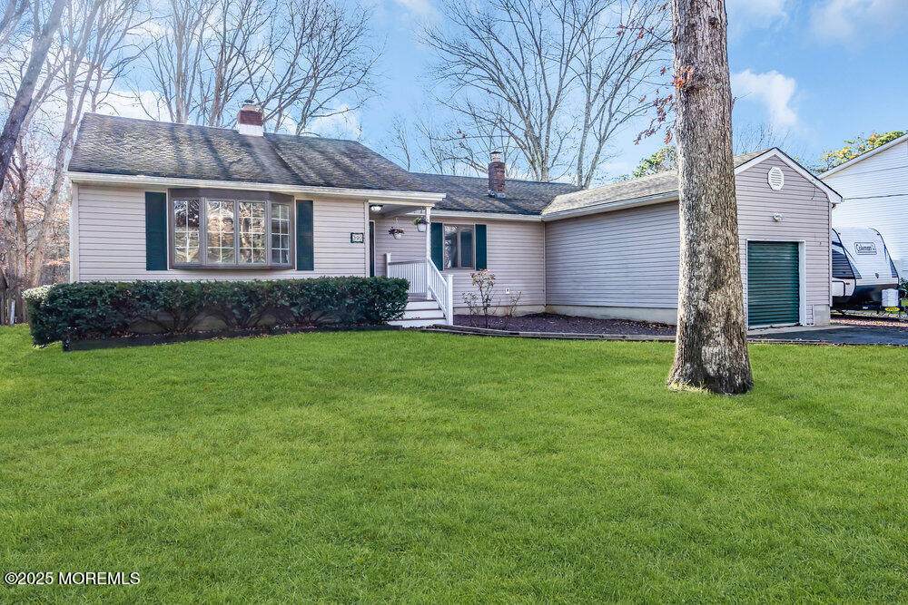 390 Frank Applegate Road - Photo 1