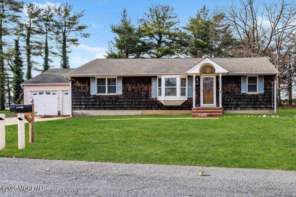 918 Charles Drive - Photo 1