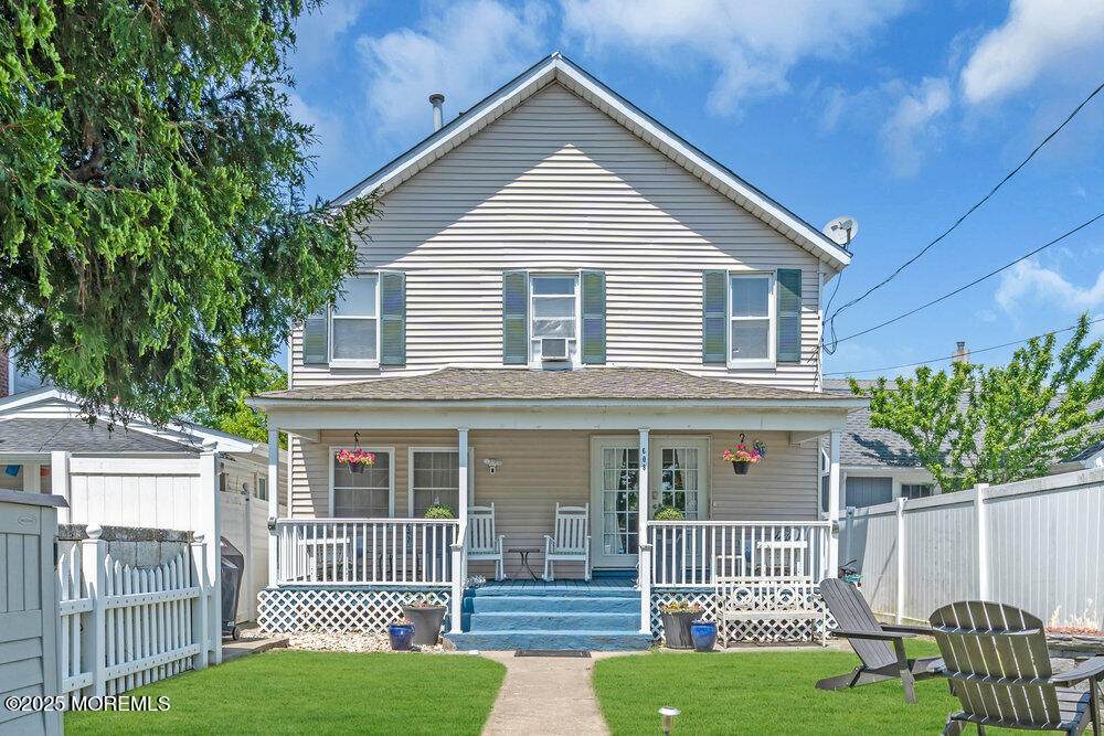 608 Lareine Avenue - Photo 1
