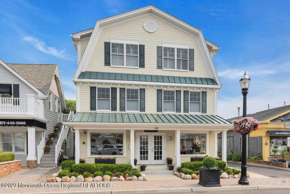 308 Morris Avenue - Photo 1