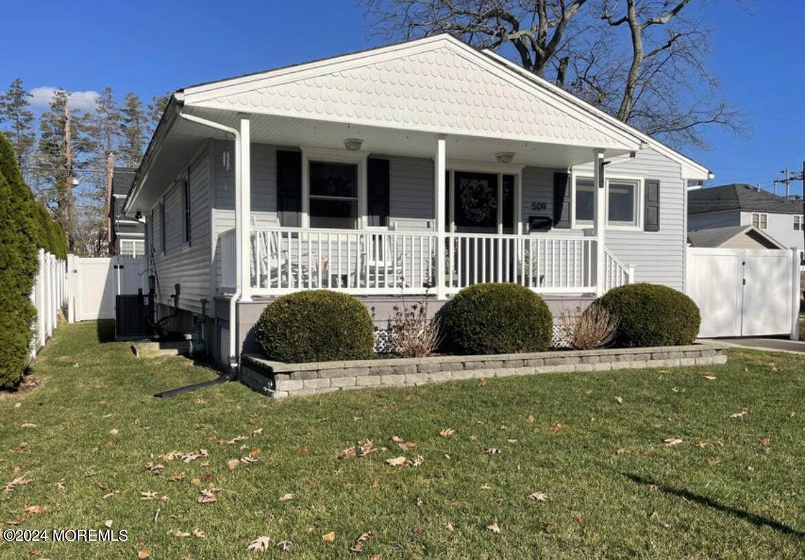 509 Laurel Avenue - Photo 1